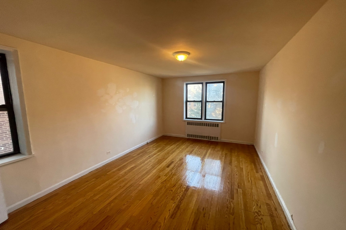 Apartment Wetherole Street Queens, NY 11374, MLS-RD5140-18
