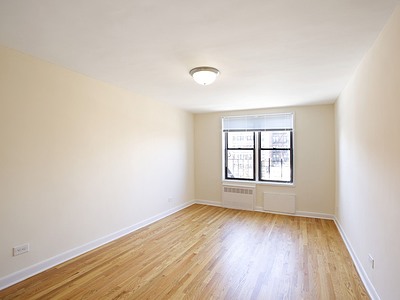 Apartment Crescent Street  Queens, NY 11106, MLS-RD5214-19