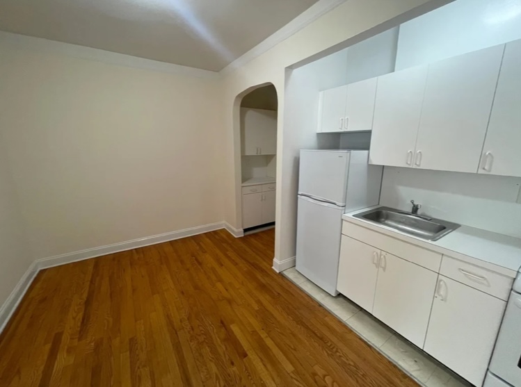 Apartment Highland Avenue  Queens, NY 11432, MLS-RD5215-4
