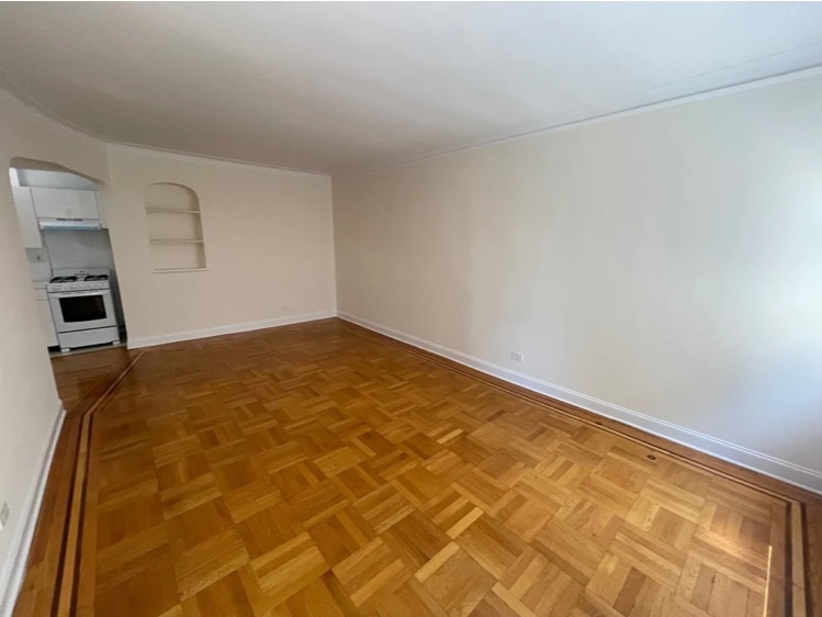 Apartment Highland Avenue  Queens, NY 11432, MLS-RD5215-9