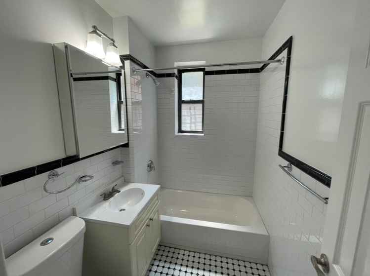 Apartment Highland Avenue  Queens, NY 11432, MLS-RD5215-11