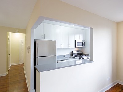 Apartment Crescent Street  Queens, NY 11106, MLS-RD5241-3