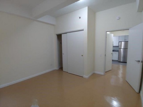 Apartment Crescent Street  Queens, NY 11106, MLS-RD5241-13