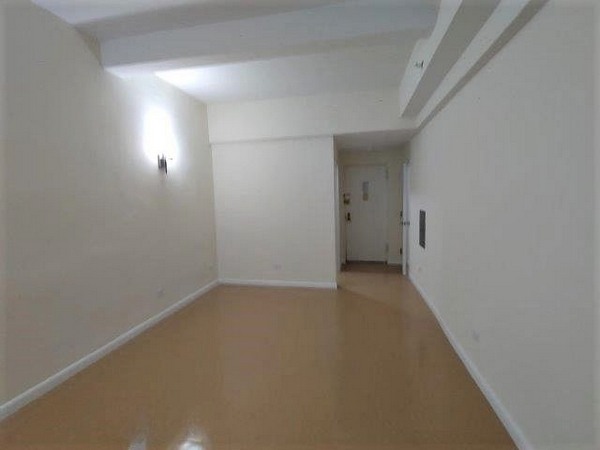 Apartment Crescent Street  Queens, NY 11106, MLS-RD5241-14