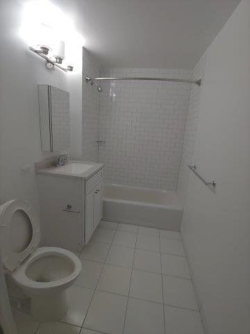 Apartment Crescent Street  Queens, NY 11106, MLS-RD5241-15