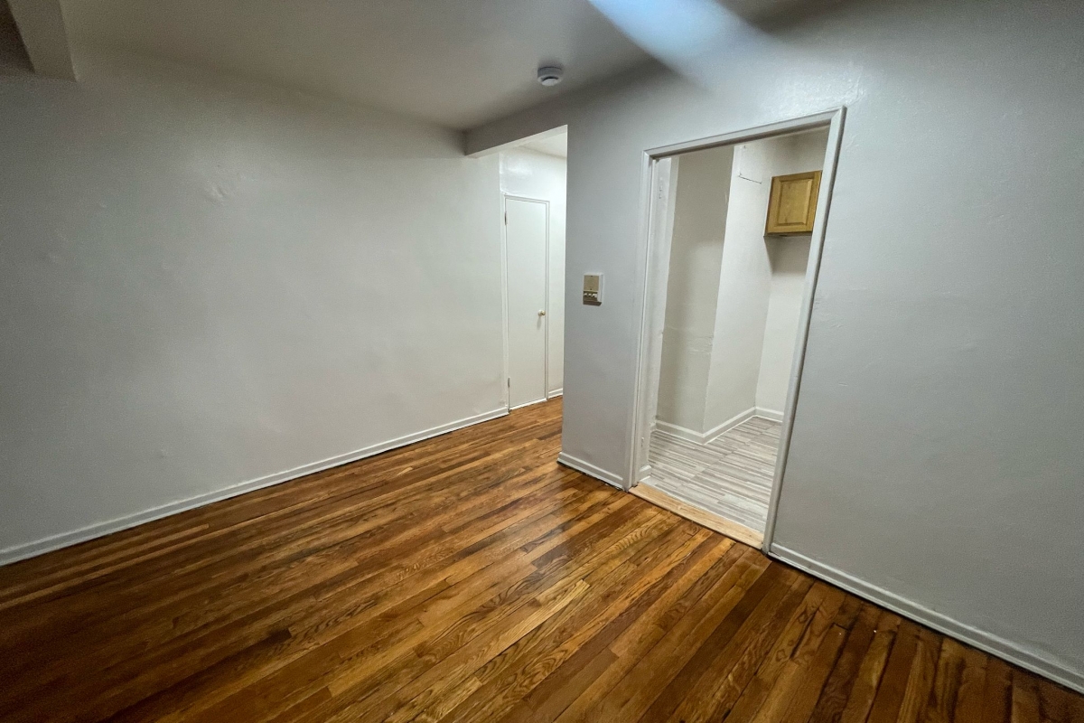 Apartment Vietor Avenue  Queens, NY 11373, MLS-RD5259-10