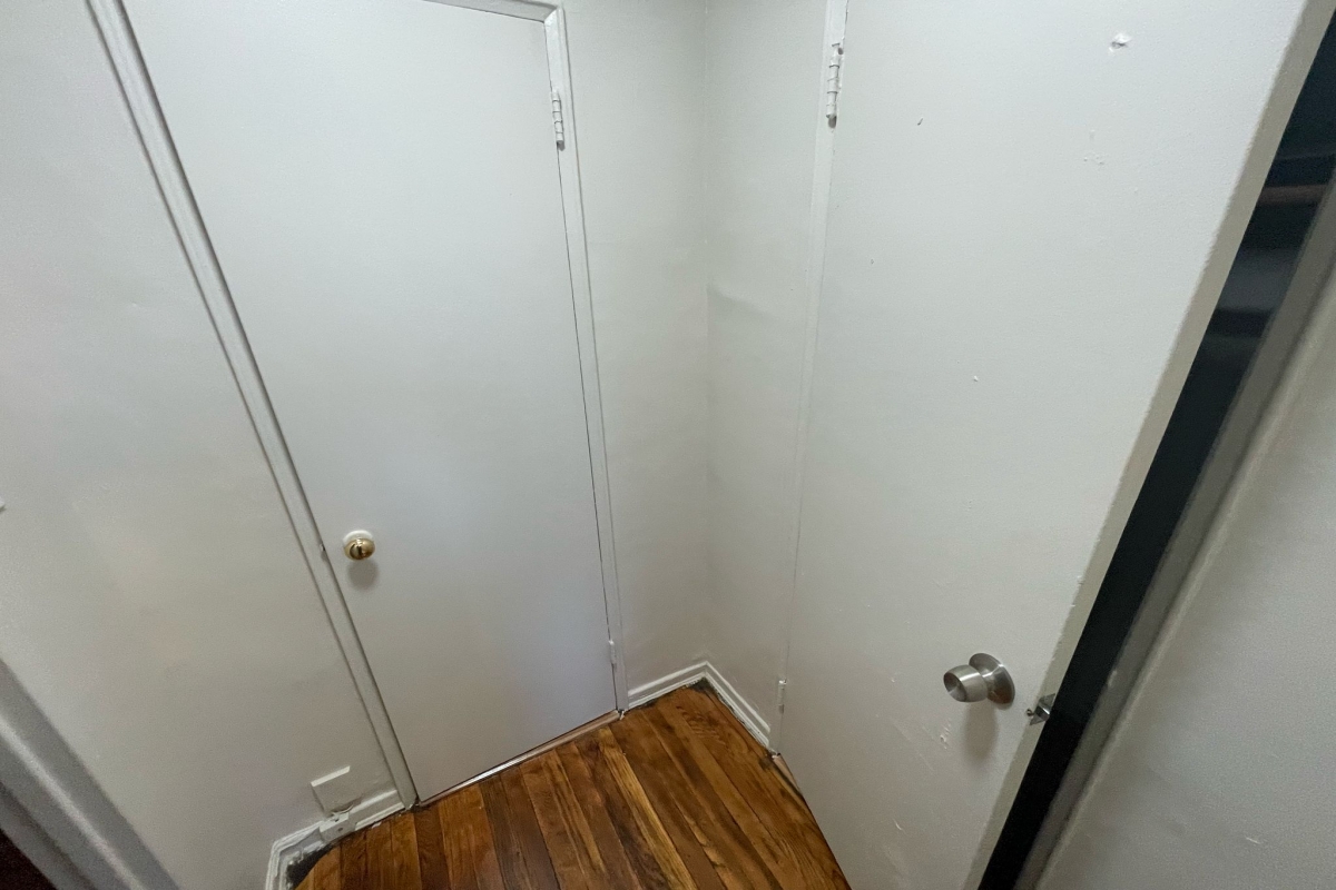Apartment Vietor Avenue  Queens, NY 11373, MLS-RD5259-16