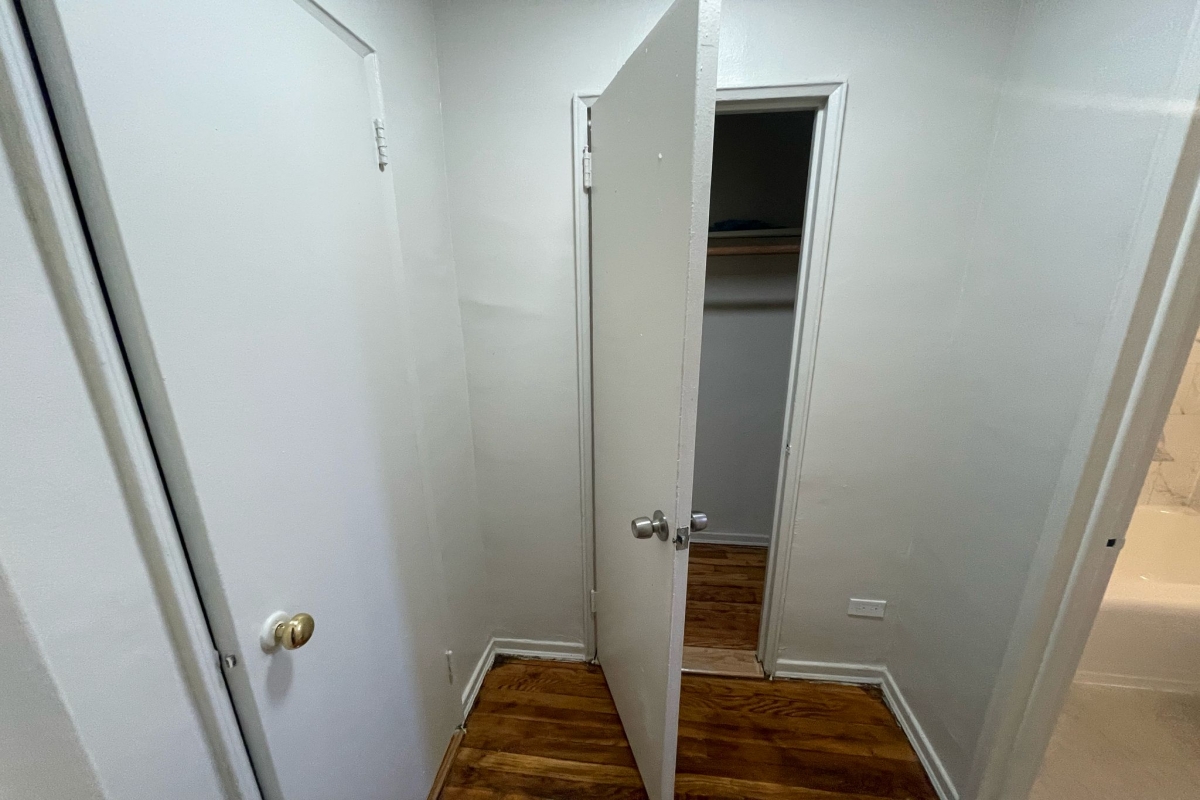 Apartment Vietor Avenue  Queens, NY 11373, MLS-RD5259-17