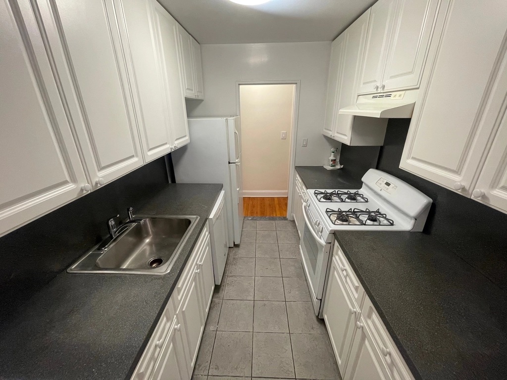Apartment 150th Street  Queens, NY 11367, MLS-RD5260-10