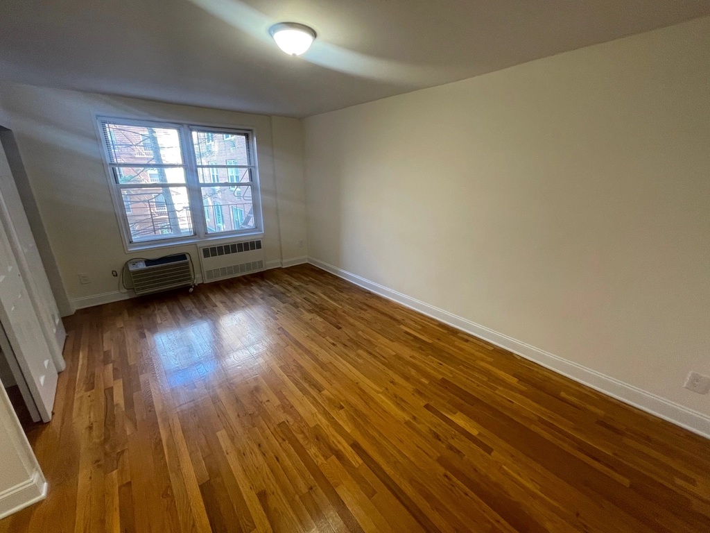 Apartment 150th Street  Queens, NY 11367, MLS-RD5260-13