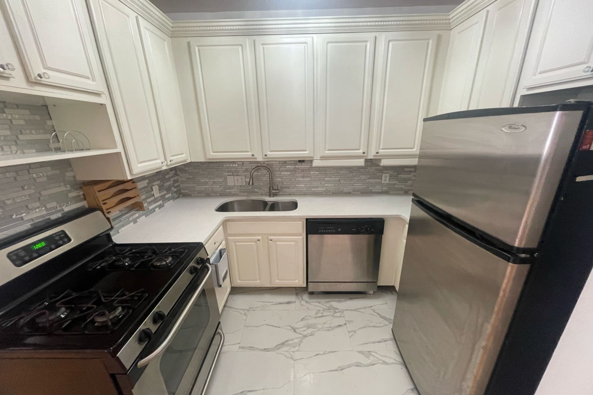 Apartment 160th Street  Queens, NY 11365, MLS-RD5279-2