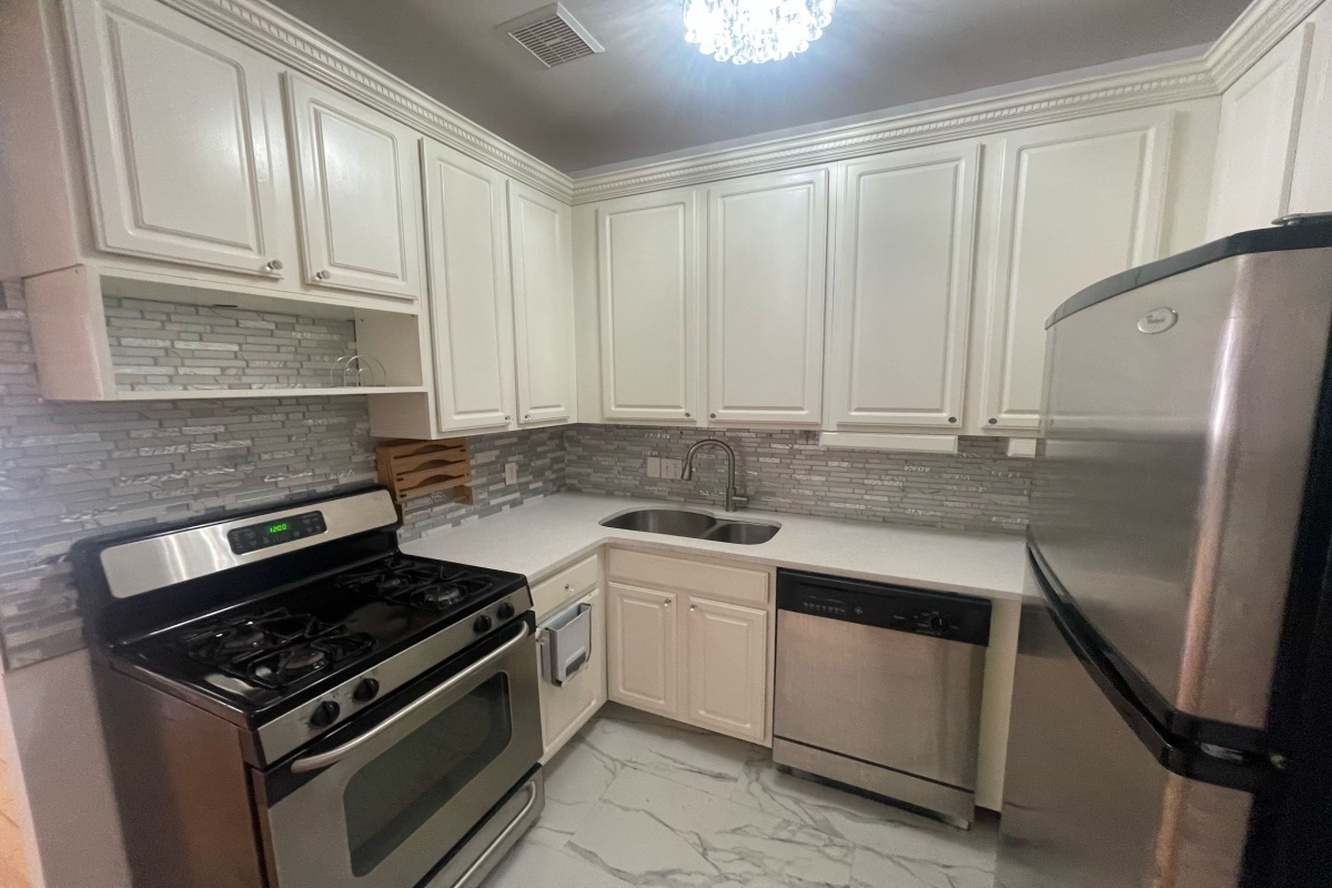 Apartment 160th Street  Queens, NY 11365, MLS-RD5279-3