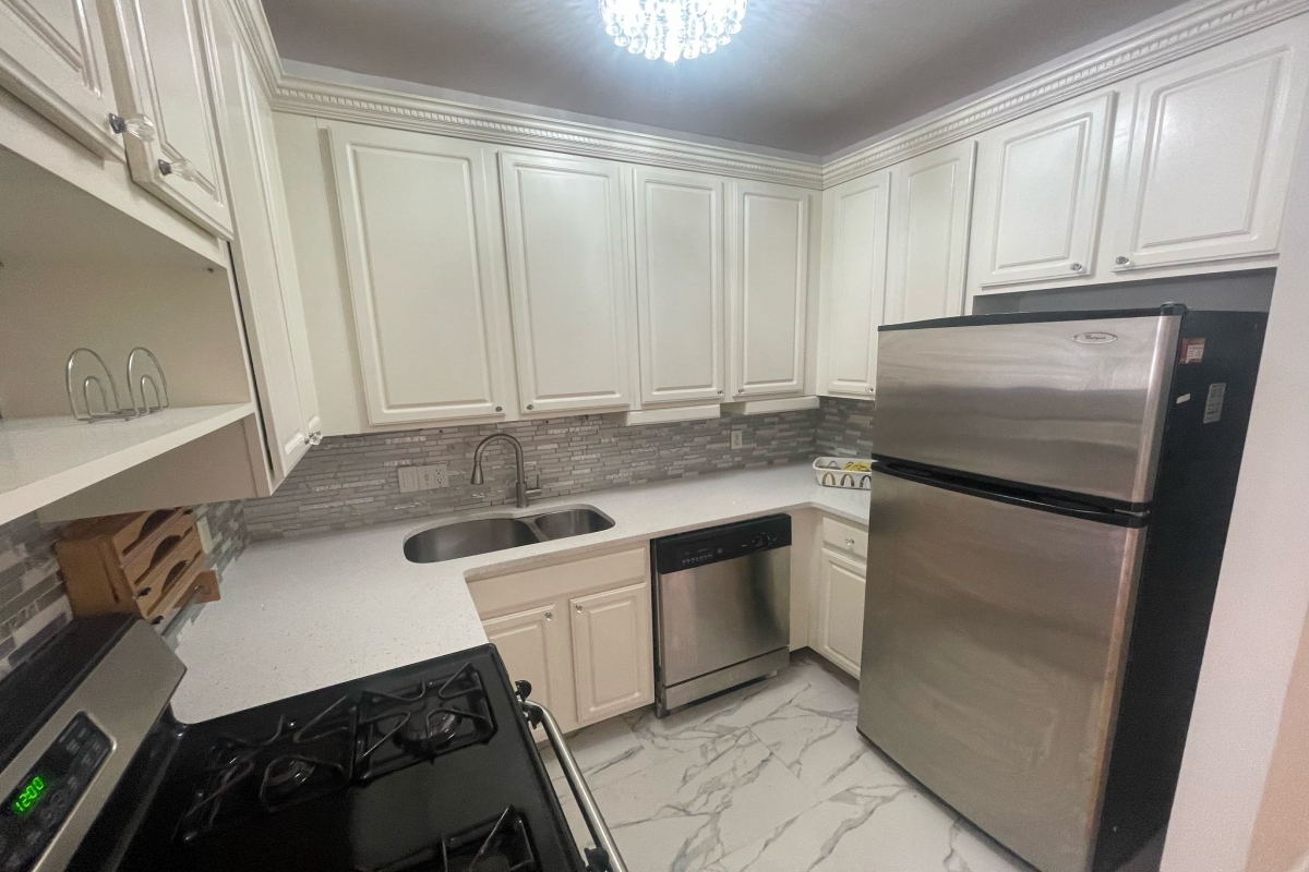 Apartment 160th Street  Queens, NY 11365, MLS-RD5279-4