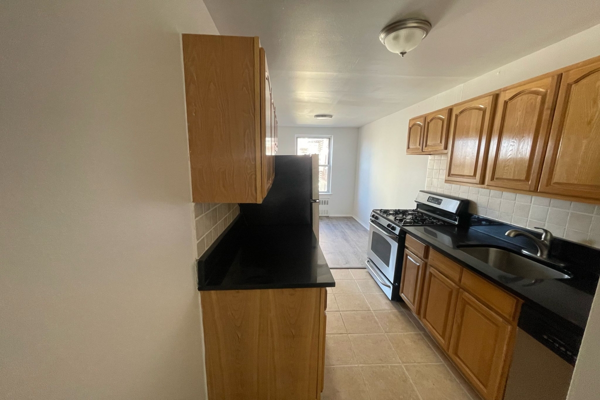 Apartment Douglaston Parkway  Queens, NY 11363, MLS-RD5280-8