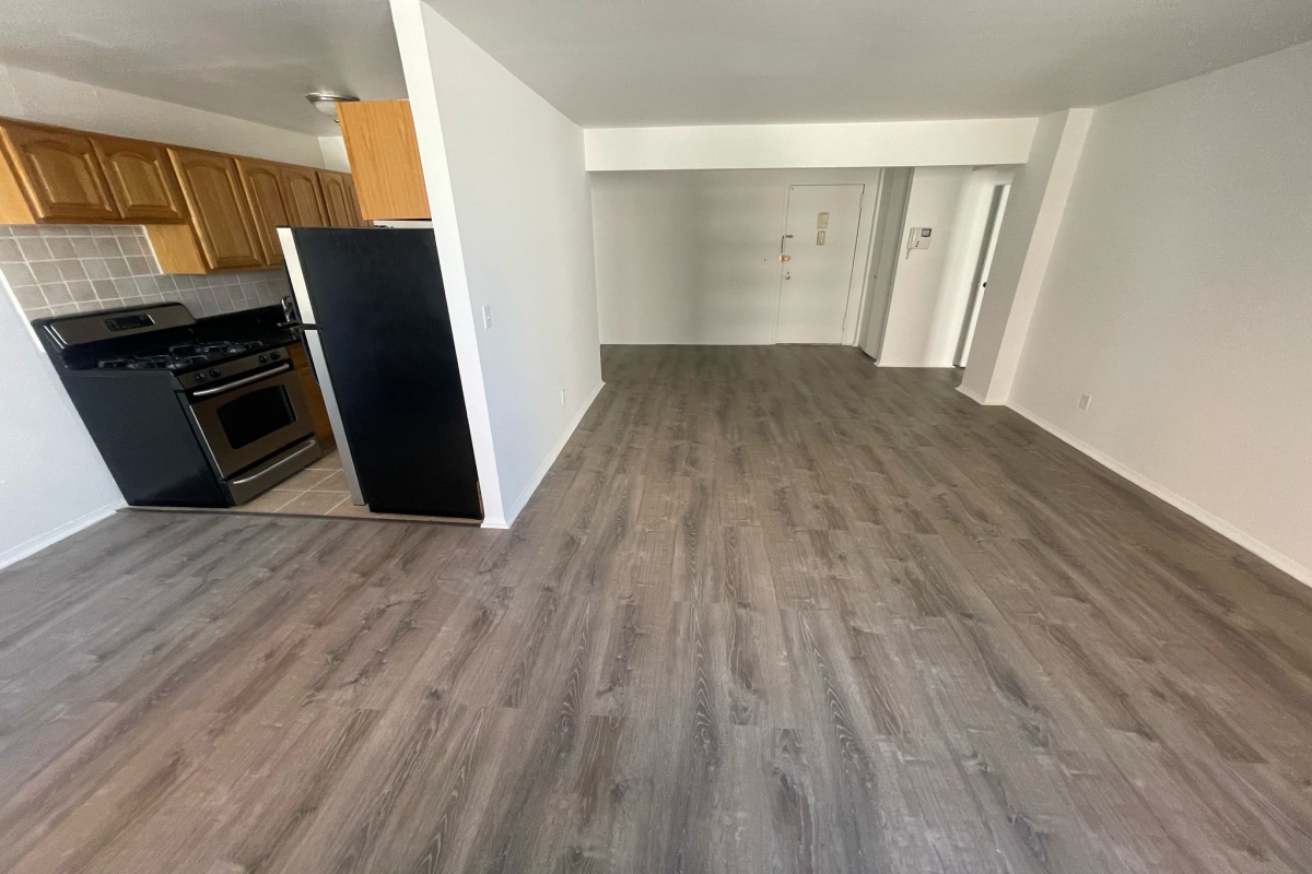 Apartment Douglaston Parkway  Queens, NY 11363, MLS-RD5280-15