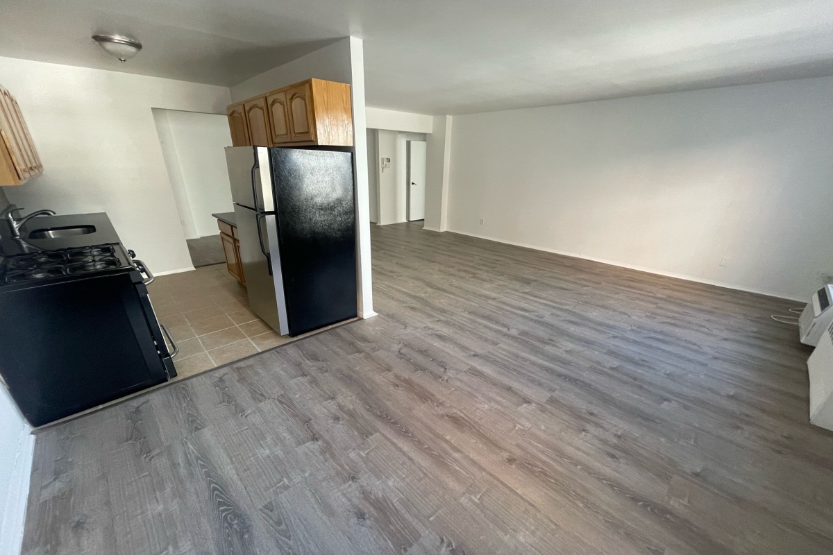 Apartment Douglaston Parkway  Queens, NY 11363, MLS-RD5280-16