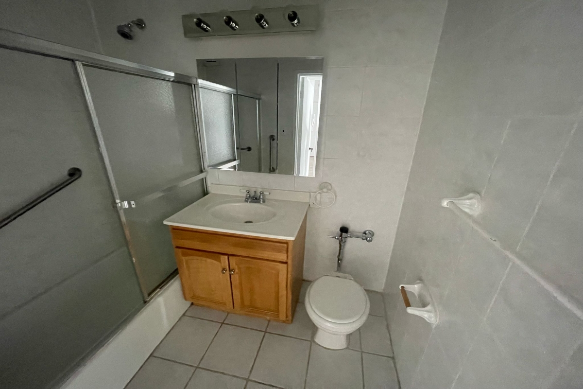 Apartment Douglaston Parkway  Queens, NY 11363, MLS-RD5280-19