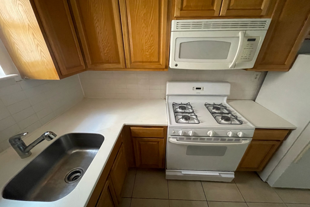 Apartment Douglaston Pkwy  Queens, NY 11363, MLS-RD5281-11