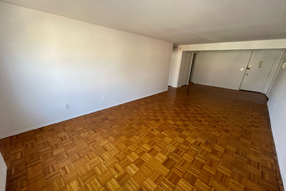 Apartment Douglaston Pkwy  Queens, NY 11363, MLS-RD5281-15