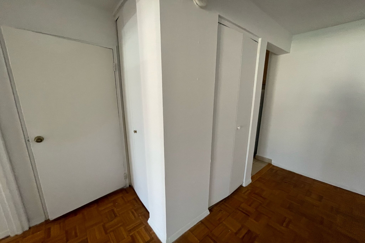 Apartment Douglaston Pkwy  Queens, NY 11363, MLS-RD5281-16