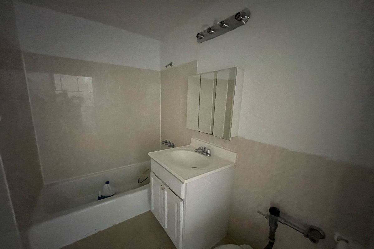 Apartment Douglaston Pkwy  Queens, NY 11363, MLS-RD5281-17
