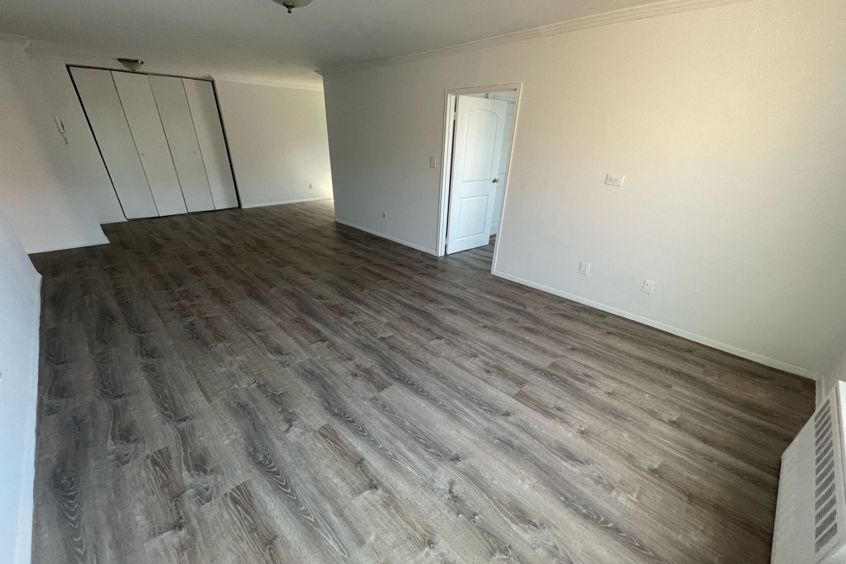 Apartment Douglaston Pkwy  Queens, NY 11363, MLS-RD5283-7