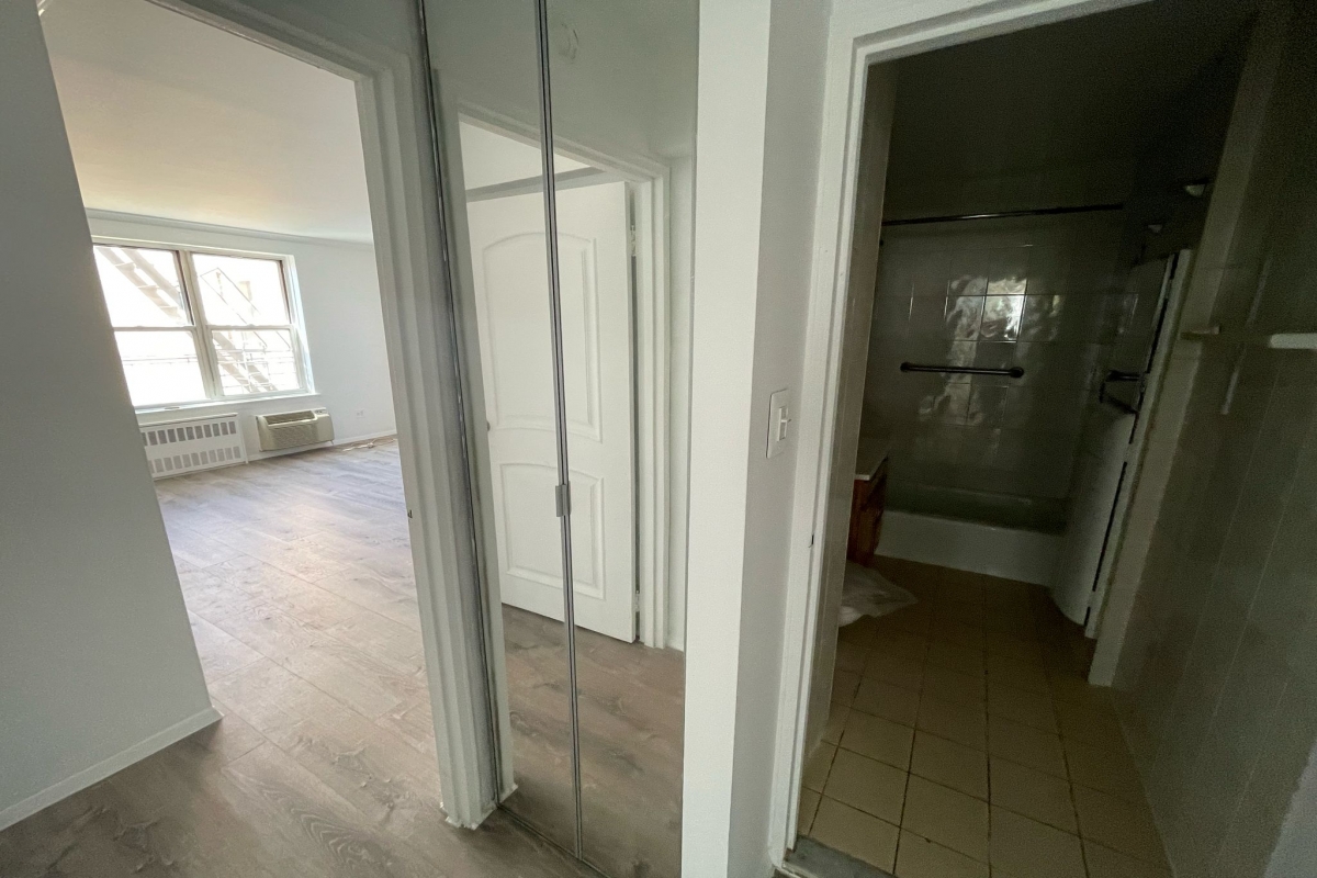 Apartment Douglaston Pkwy  Queens, NY 11363, MLS-RD5283-13