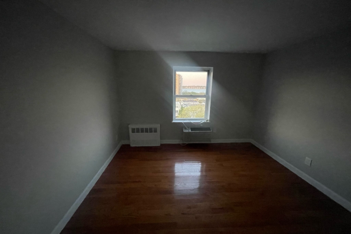 Apartment Bell Blvd  Queens, NY 11360, MLS-RD5314-14
