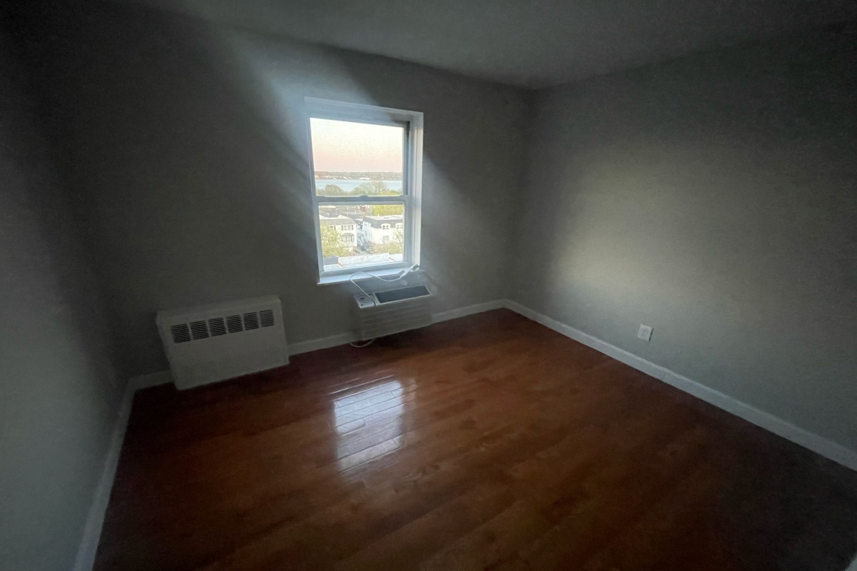 Apartment Bell Blvd  Queens, NY 11360, MLS-RD5314-15