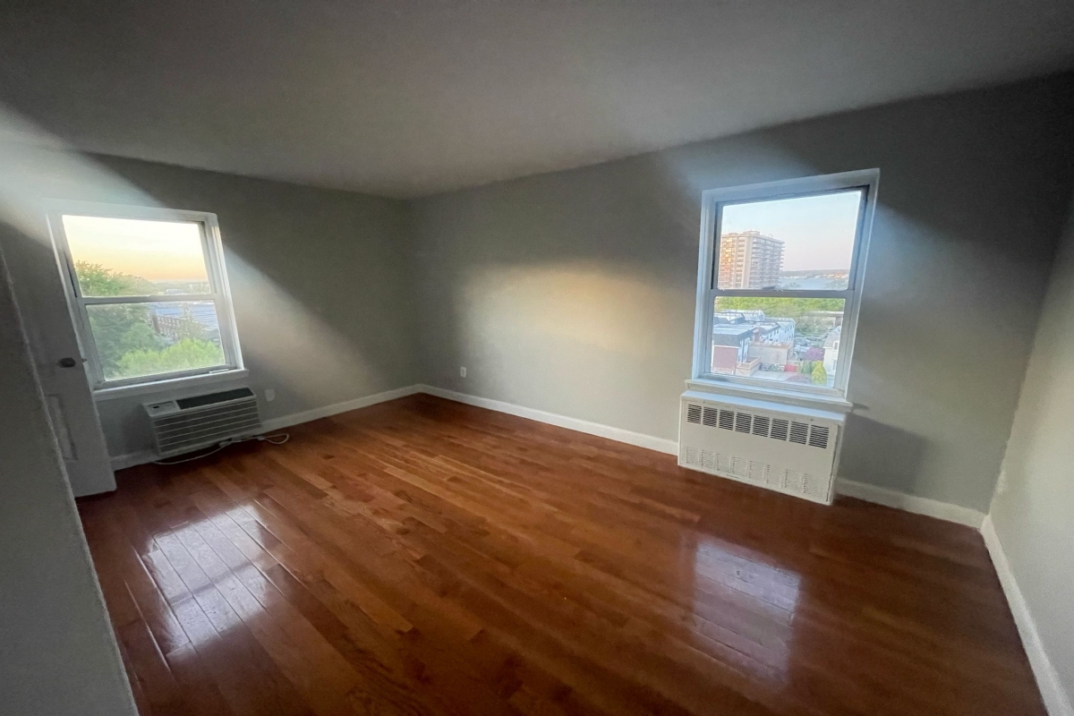 Apartment Bell Blvd  Queens, NY 11360, MLS-RD5314-17