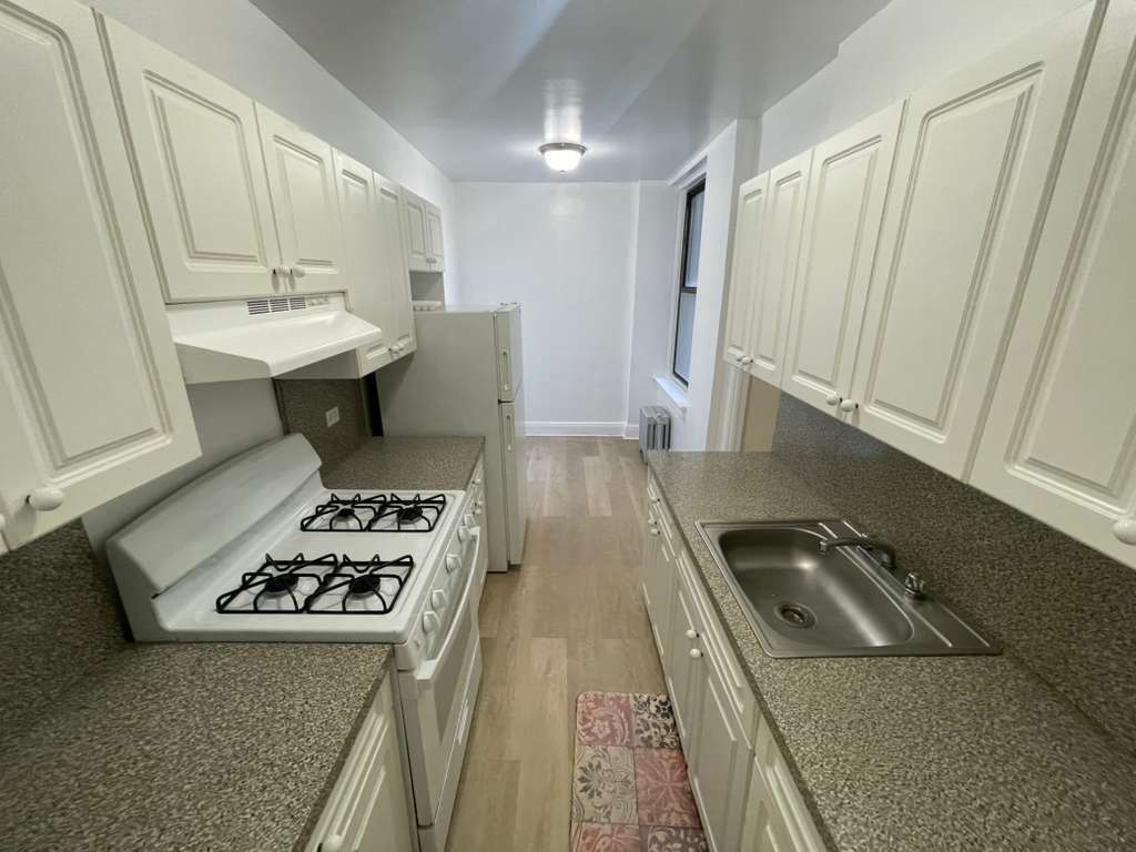 Apartment Saunders Street Queens, NY 11374, MLS-RD5337-2
