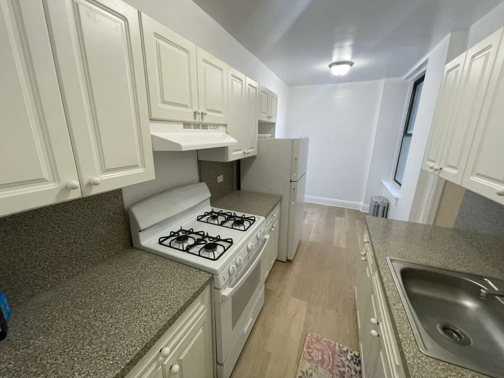 Apartment Saunders Street Queens, NY 11374, MLS-RD5337-4