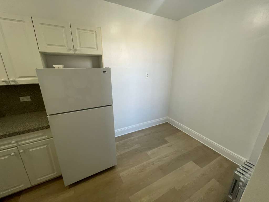 Apartment Saunders Street Queens, NY 11374, MLS-RD5337-7
