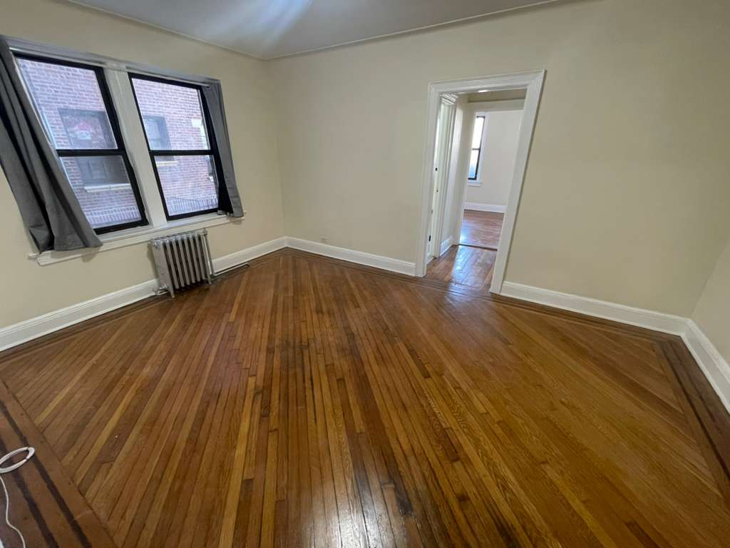 Apartment Saunders Street Queens, NY 11374, MLS-RD5337-11