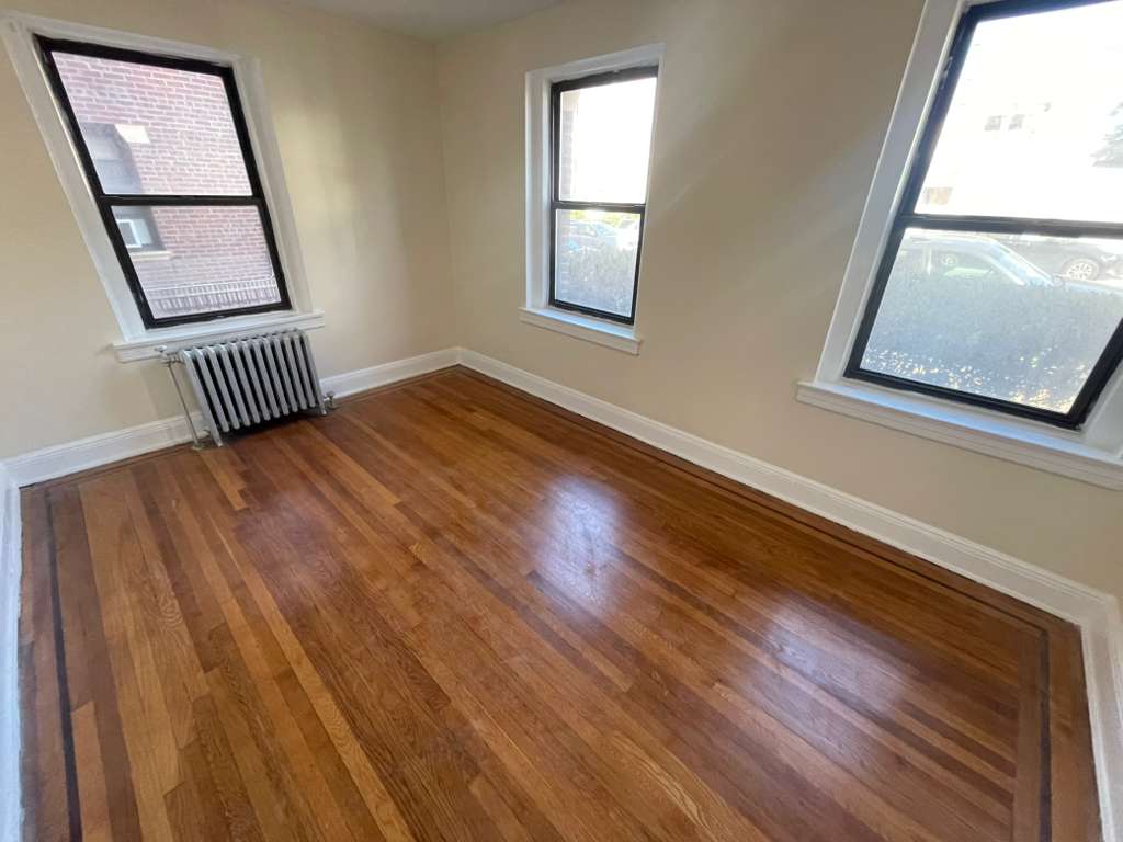 Apartment Saunders Street Queens, NY 11374, MLS-RD5337-17