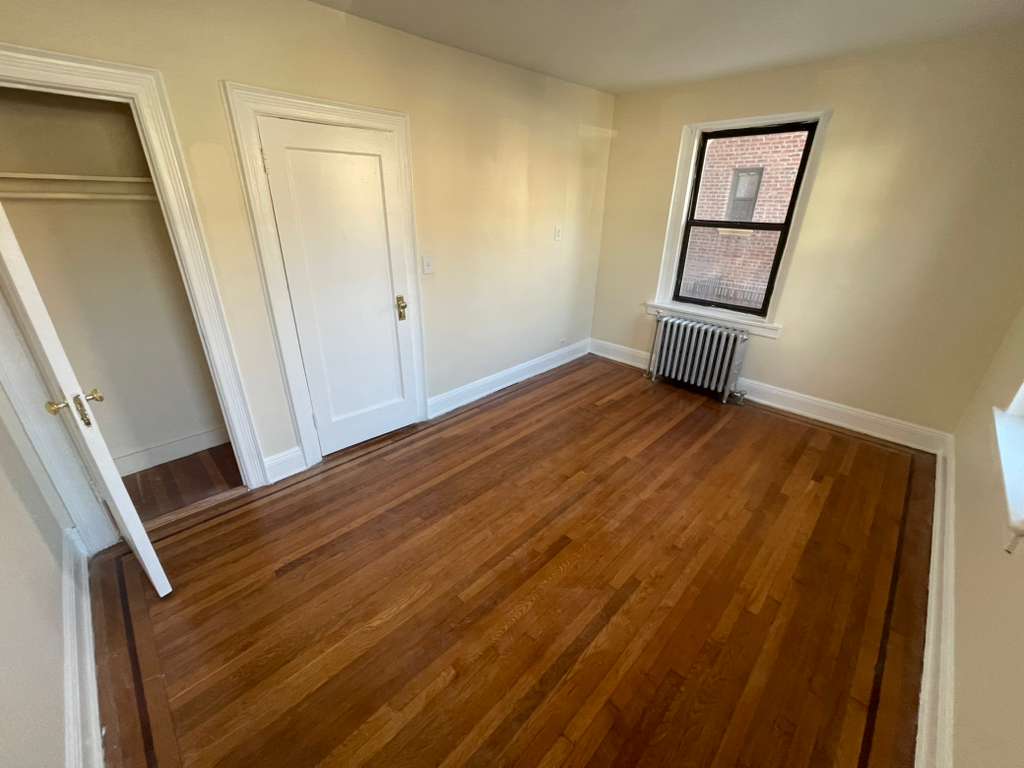 Apartment Saunders Street Queens, NY 11374, MLS-RD5337-18