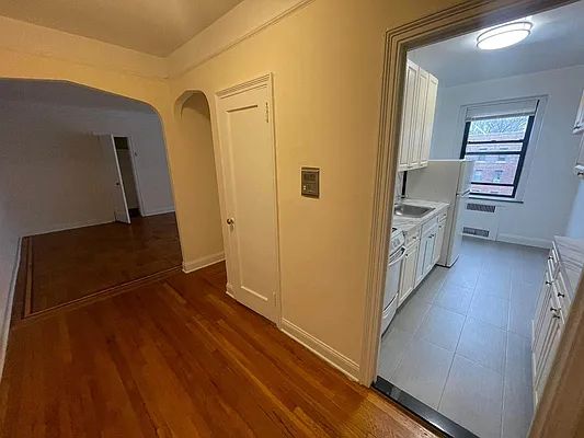 Apartment Highland Avenue Queens, NY 11432, MLS-RD5340-13