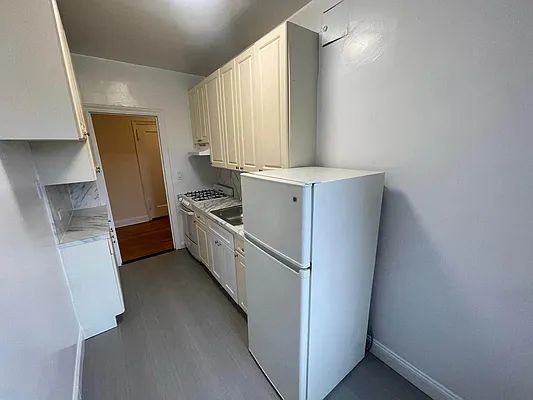 Apartment Highland Avenue Queens, NY 11432, MLS-RD5340-14