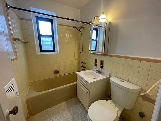 Apartment Highland Avenue Queens, NY 11432, MLS-RD5340-17