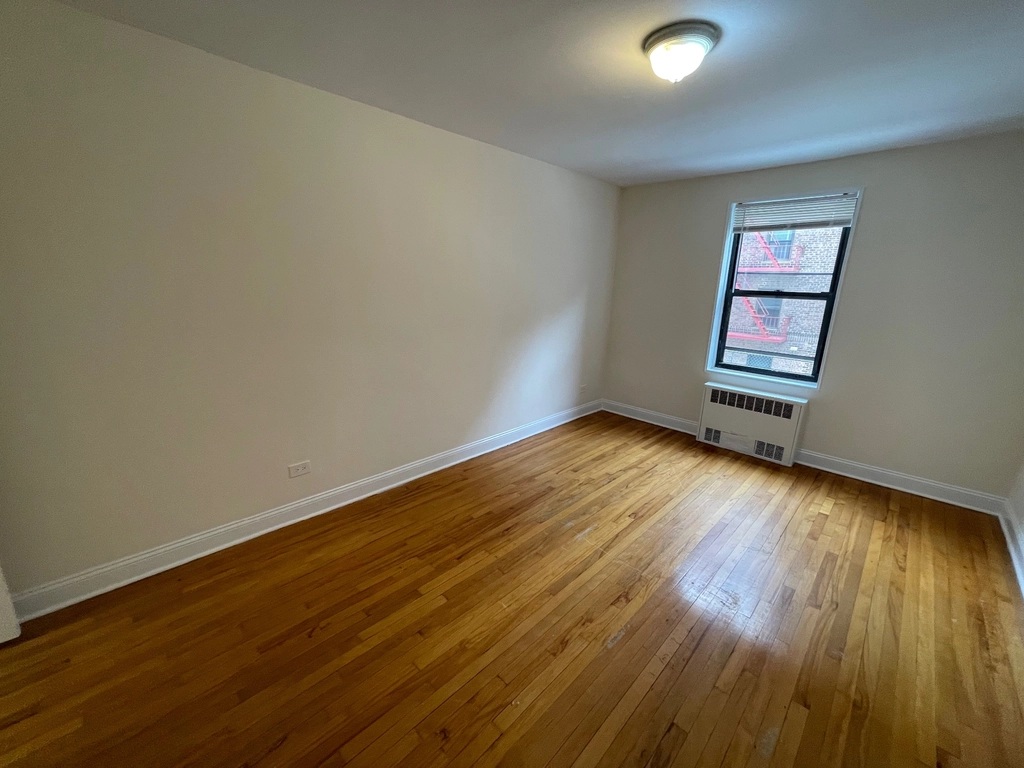 Apartment 77th Street  Queens, NY 11372, MLS-RD5341-10