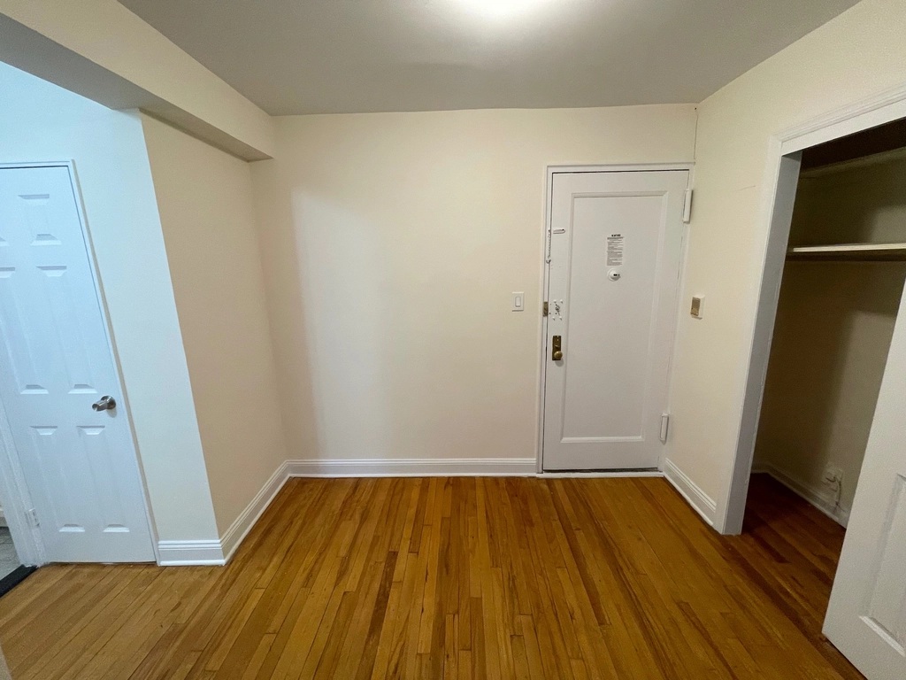 Apartment 77th Street  Queens, NY 11372, MLS-RD5341-16