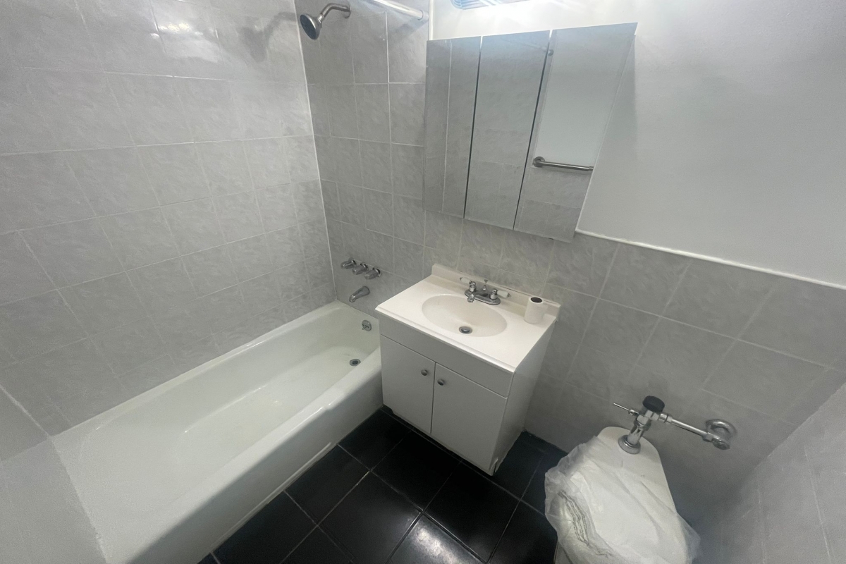 Apartment Bell Blvd  Queens, NY 11360, MLS-RD5354-6