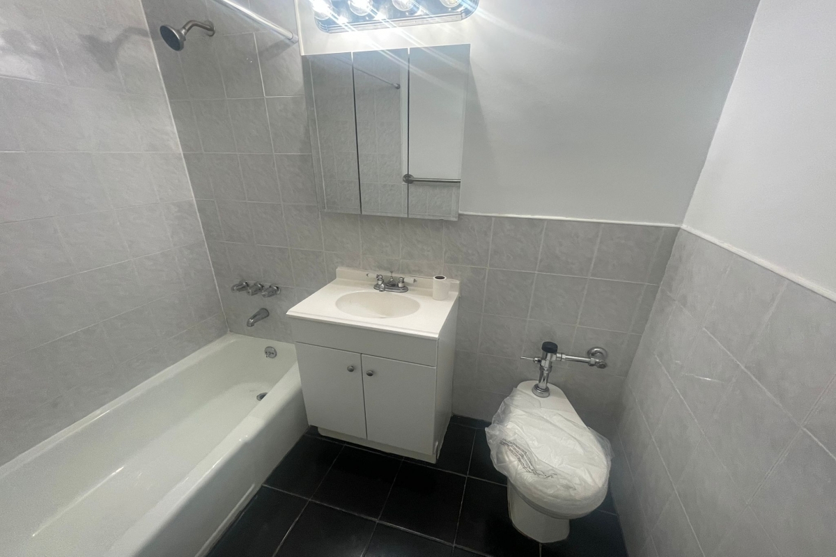 Apartment Bell Blvd  Queens, NY 11360, MLS-RD5354-13