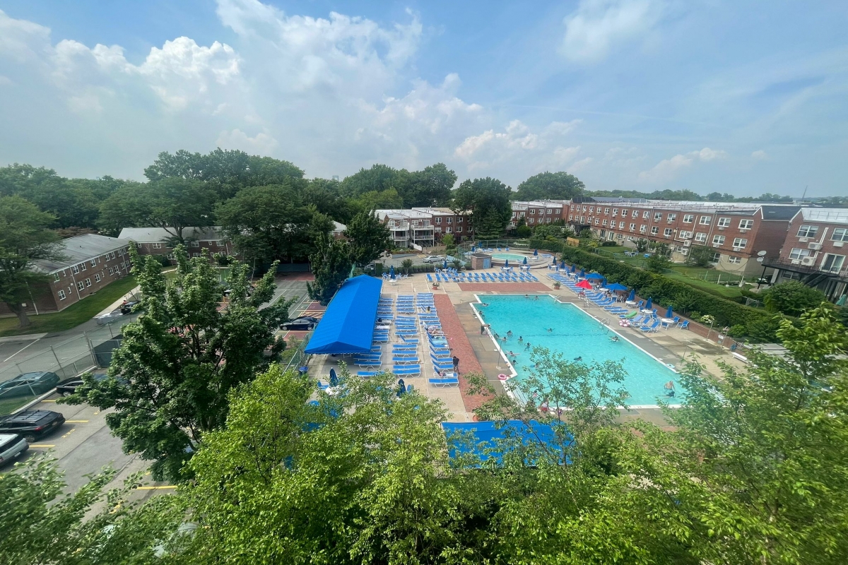 Apartment Bell Blvd Queens, NY 11360, MLS-RD5355-15