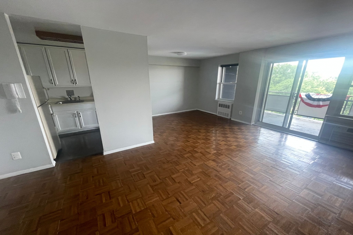 Apartment Bell Blvd Queens, NY 11360, MLS-RD5355-18