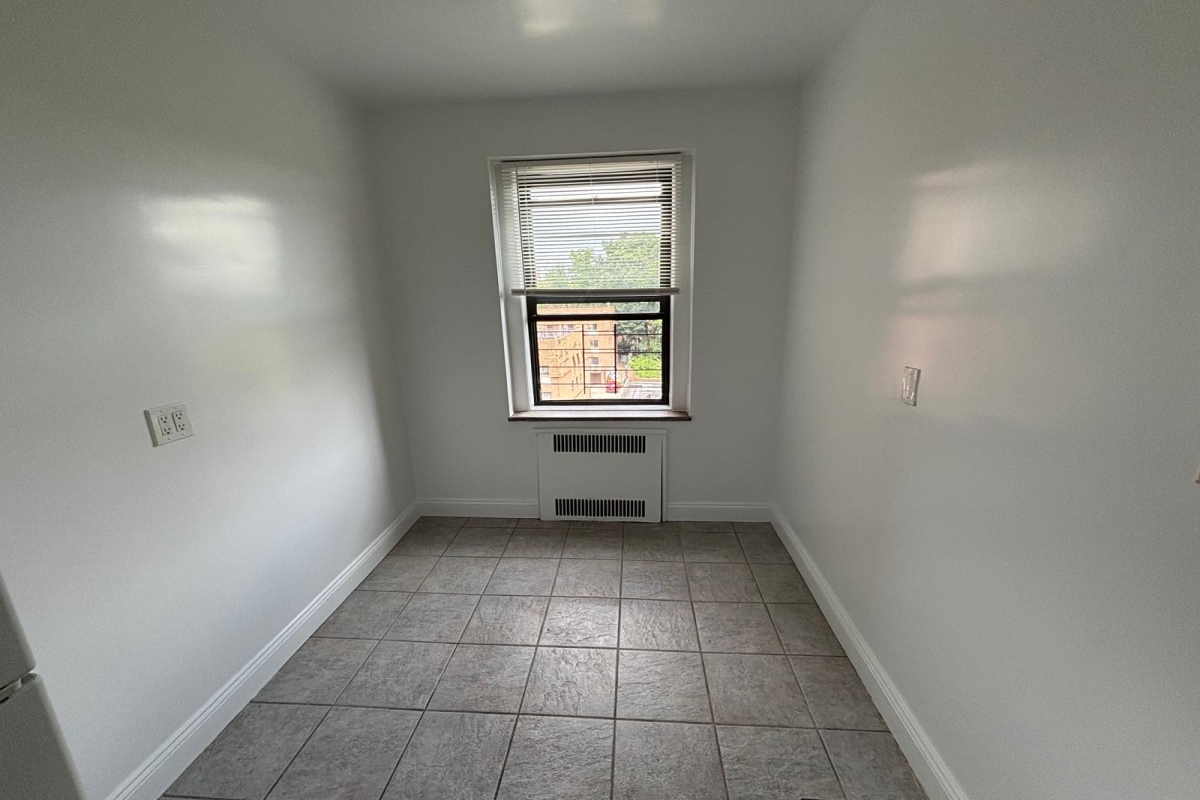 Apartment Highland Avenue  Queens, NY 11432, MLS-RD5357-11