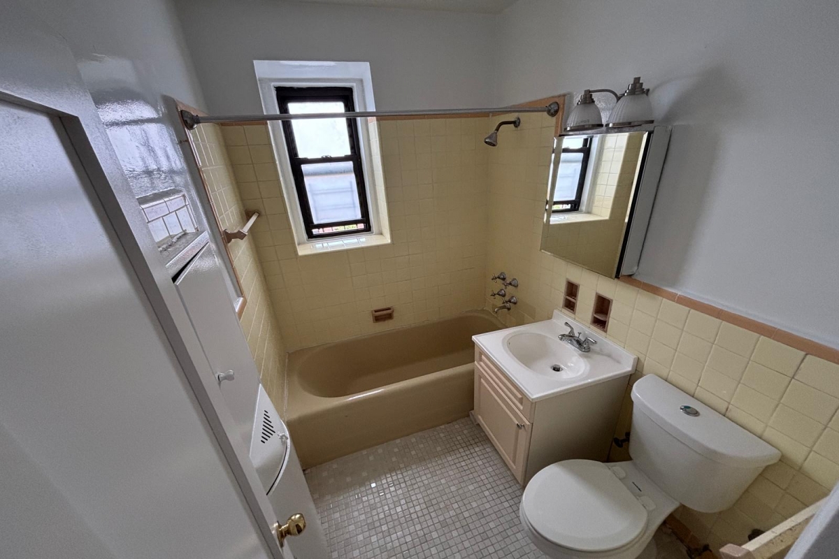 Apartment Highland Avenue  Queens, NY 11432, MLS-RD5358-7