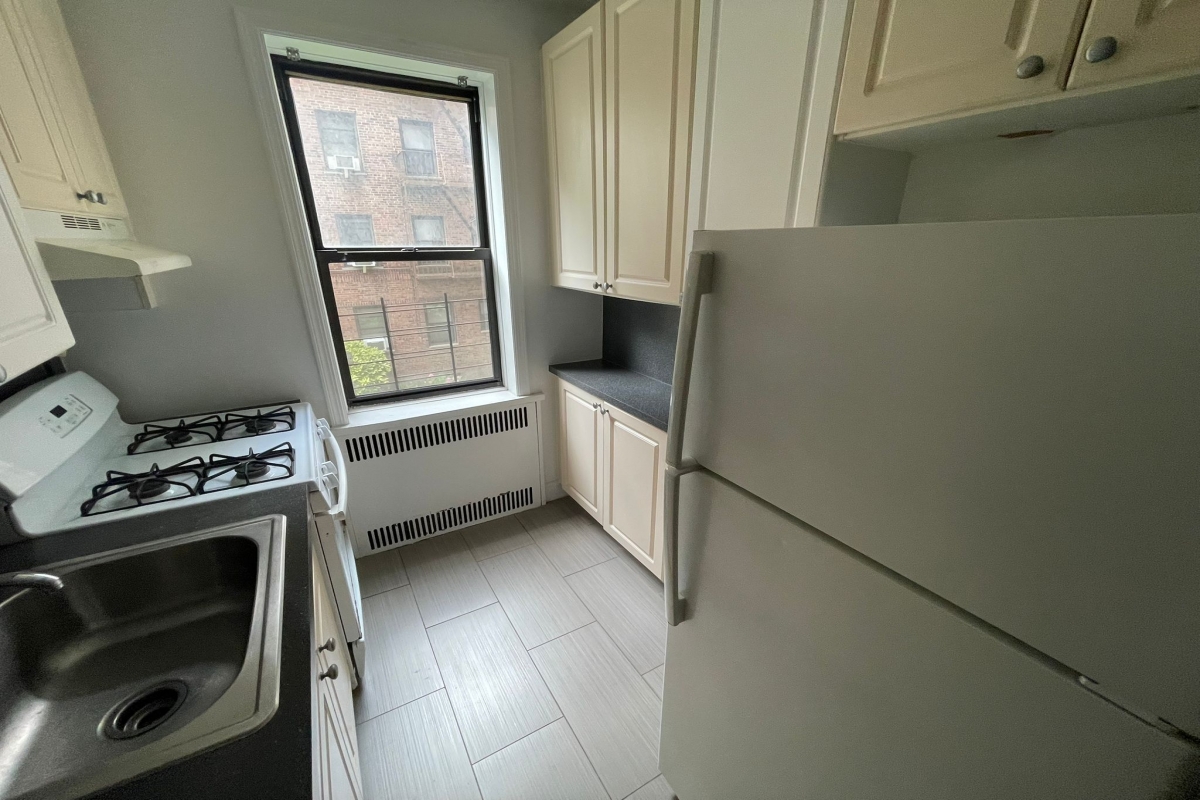 Apartment 32nd Avenue  Queens, NY 11377, MLS-RD5359-7