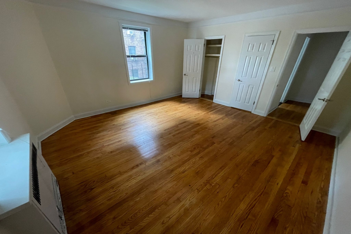 Apartment 32nd Avenue  Queens, NY 11377, MLS-RD5359-19