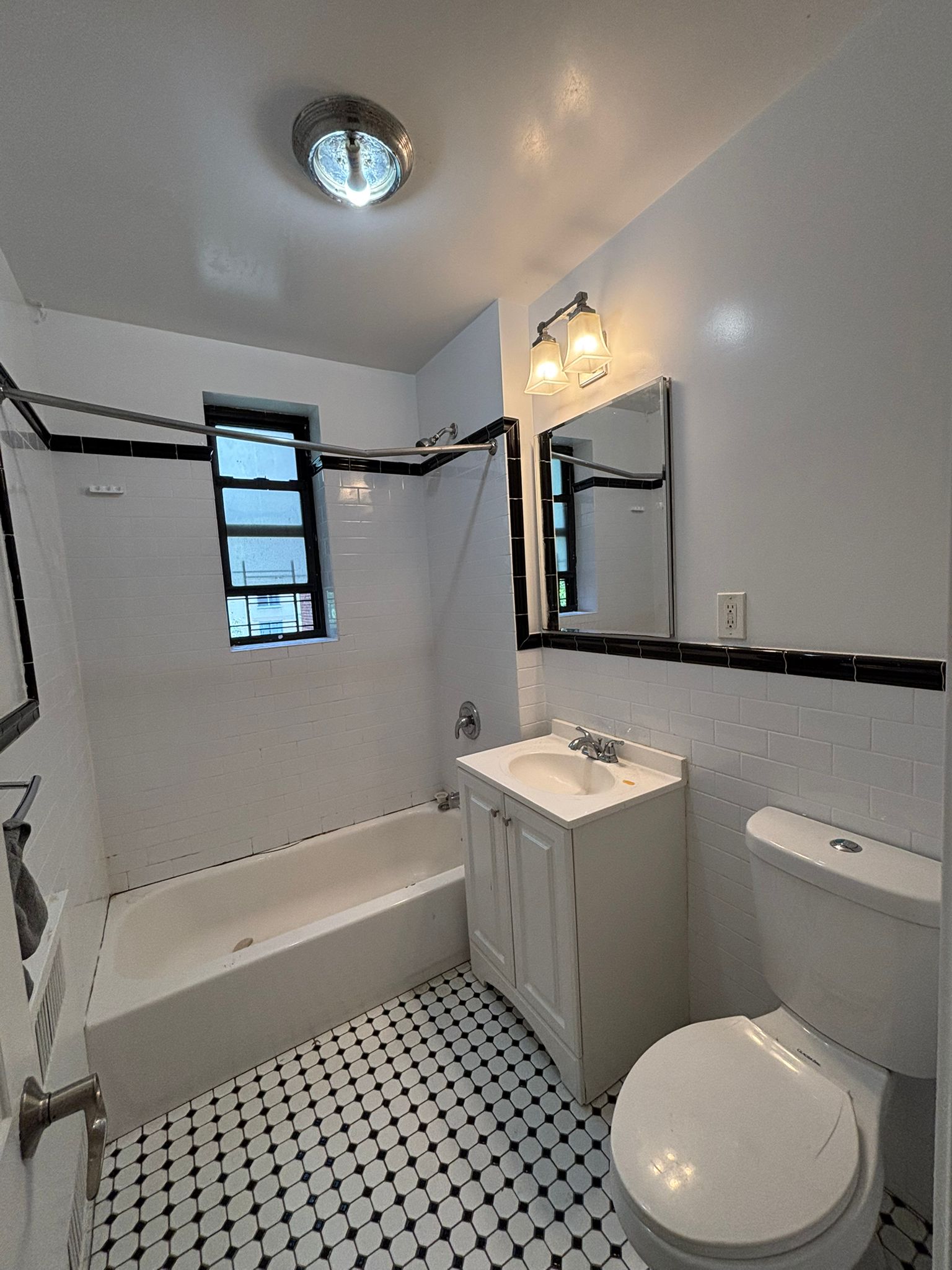 Apartment Wexford Terrace  Queens, NY 11432, MLS-RD5360-11